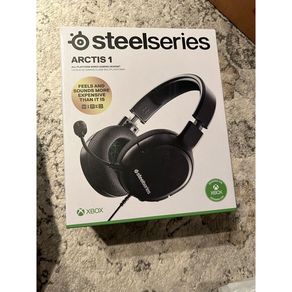 New Steelseries Black Arctis 1 Xbox wired gaming headset - Picture 1 of 2